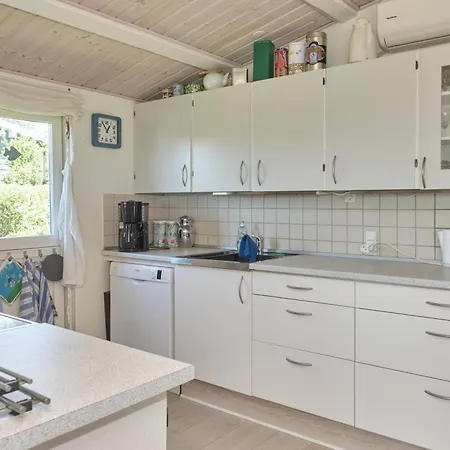 Traditional And Well-maintained With Modern Comfort *